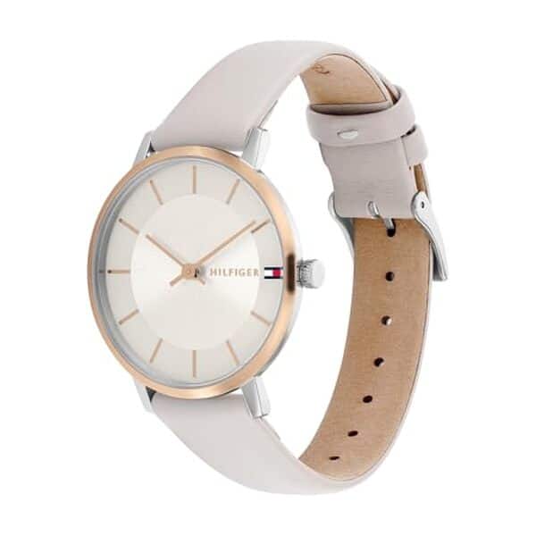 Découvrez notre avis sur la montre Tommy Hilfiger 1782671 : une élégance intemporelle alliant style sophistiqué et design moderne pour rehausser chaque tenue.